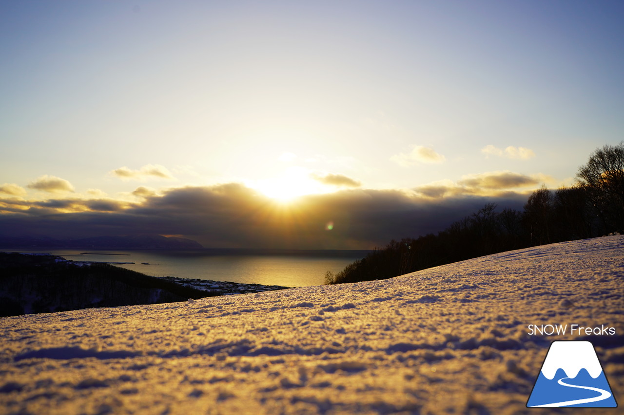 小平町望洋台スキー場 絶景！日本海に沈む夕日を楽しみながら、優雅に、のんびり滑りましょう♪